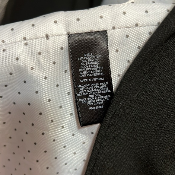 Express Black Blazer Size 4 - Picture 8 of 9